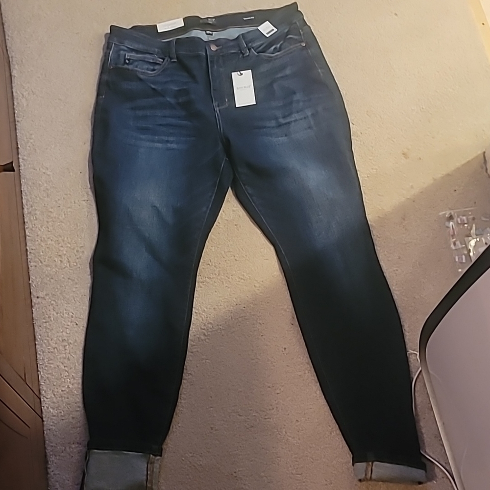 New with tags. Judy Blue skinny fit Blue jeans.